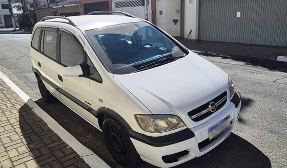CHEVROLET ZAFIRA 2.0 MPFI COMFORT 8V FLEX 4P MANUAL CHEVROLET ZAFIRA 2.0 MPFI COMFORT 8V FLEX 4P MANUAL